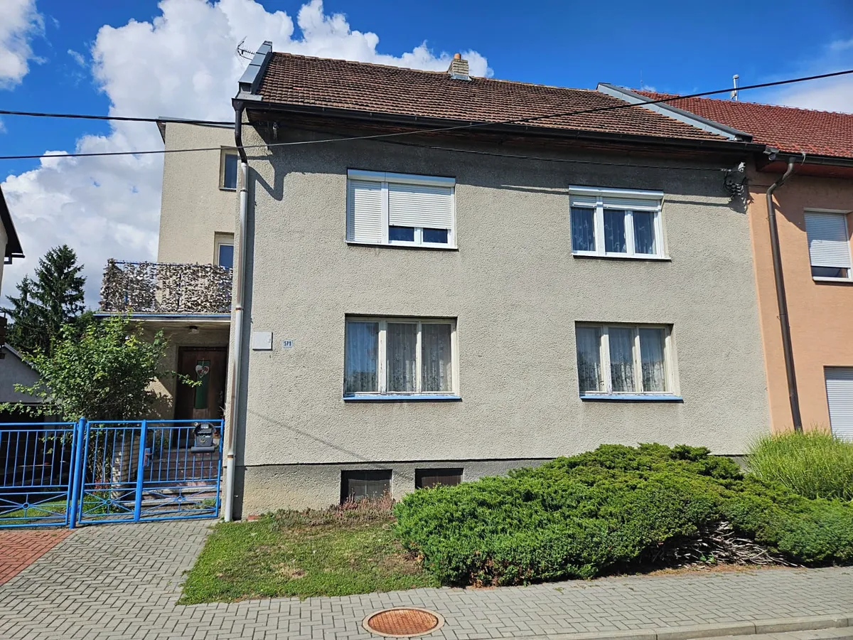 Prodej rodinného domu 220 m², pozemek 810 m²
